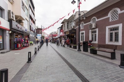 ESTAM Projesiyle Fahri Korutürk Caddesi Yenilendi