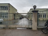 FARABI - Fabrika Yıkımında İşçiler Çatıdan Düştü Açıklaması 1 Ölü 1 Yaralı