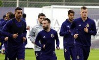ALPER POTUK - Fenerbahçe basına açık ilk idmanı yaptı