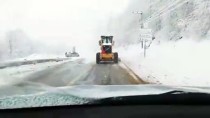 AKARYAKIT TANKERİ - Kartepe'de Kar Kalınlığı 2 Metreye Ulaştı