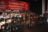 BAHÇEŞEHIR - Öğrenciler 80'Lerin Ve 90'Ların Unutulmaz Pop Şarkılarını Söyledi