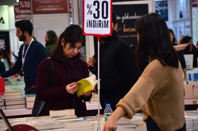Yılın İlk Kitap Fuarı Adana'da Açıldı