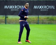 MAHMUT TEKDEMIR - Lider M. Başakşehir Hazırlıklarını Sürdürüyor