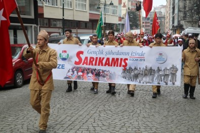 Sarıkamış Şehitleri, Dev Bayraklı Yürüyüşle Rize'de Anıldı