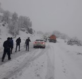 Adıyaman'da Sürücülerin Karla Zorlu Mücadelesi