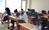 'Altın Ödüllü Bursluluk Sınavına' İlgi Büyüktü