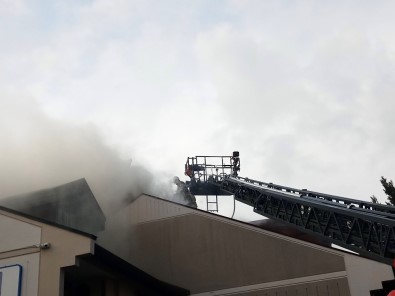 Ataköy'de Bir Lüks Villada Çatı Katında Yangın Çıktı