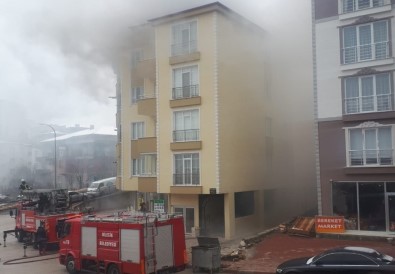 Bilecik'te 5 Katlı Binada Çıkan Yangın Korkuttu