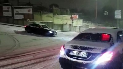 İstanbul'da Kar Yağışı Etkili Olmaya Başladı