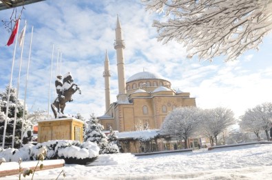 Kırşehir'in İlçeleri Beyaza Büründü