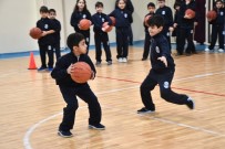 OSMAN ZEKI ÜNGÖR - Küçükçekmece'de 8 Bin 246 Öğrenciye Ücretsiz Spor Eğitimi