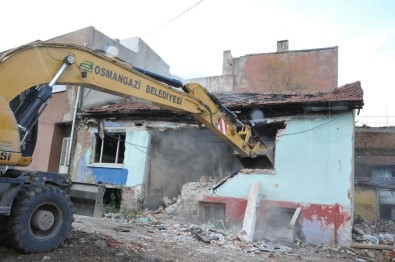 Osmangazi'de 142 Metruk Bina Yıkıldı
