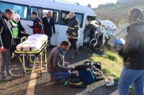 Şanlıurfa'da Feci Kaza Açıklaması 2 Ölü, 15 Yaralı