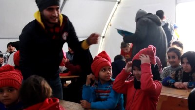 Suriye'deki Çocuklara Kışlık Giysi Yardımı