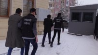 YOLCU OTOBÜSÜ - Uşak'ta Eroin Operasyonu Açıklaması 2 Şahıs Yakalandı