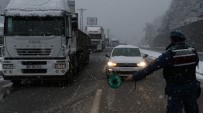 SÜCÜLLÜ - Zonguldak'ta Kar Küreme Aracı Devrildi