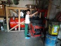 MEHMET YÜKSEL - Aileleriyle Hayatı Öğreniyorlar