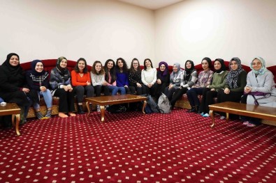 Bağcılar'da 'İstanbul Hanımefendisi Olmak'  Semineri