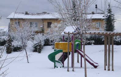 Elazığ'da Kar 179 Köy Yolunu Kapattı, 8 İlçede Okullar Tatil Edildi