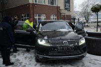 BÖBREK RAHATSIZLIĞI - Kar Nedeniyle Evine Gidemeyen Hastayı, Belediye Başkanı Makam Arcıyla Ulaştırdı
