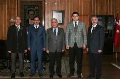 Karaçoban Kaymakamı İzci'den Rektör Çomaklı'ya Ziyaret