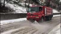 İTFAİYE MÜDÜRÜ - Karla Kapanan Yoları Deniz Suyu İle Açıyorlar