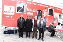 KEMAL DURU - Kaymakam Duru'dan Kan Bağış Aracına Ziyaret