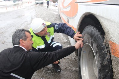 Konya'da Otobüslere Kış Lastiği Denetimi