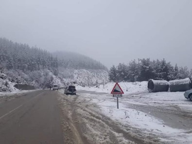 Kozan'da Kar Yağışı Nedeniyle Araçlara Zincir Zorunluluğu