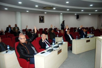 Seyhan Belediye Meclisi'nde AK Parti-MHP İttifakı