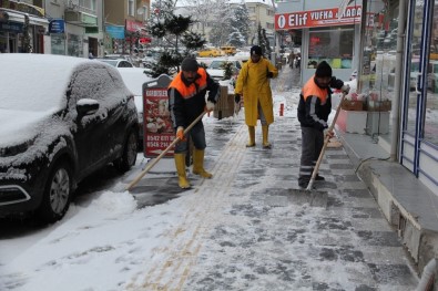 Sungurlu Belediyesi'nden Kar İle Mücadelede Özel Solüsyon