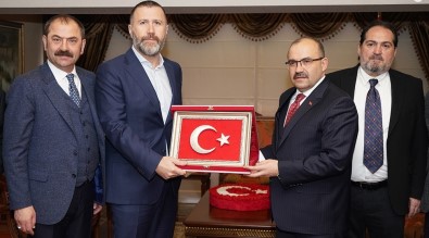 Trabzonspor Yönetim Kurulu'dan Vali Ustaoğlu Ve Emniyet Müdürü Çevik'e Ziyaret