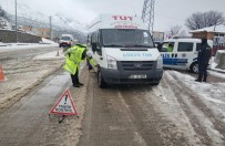 EMNİYET AMİRLİĞİ - Tut İlçe Emniyeti Sürücülerin İçini Isıtıyor