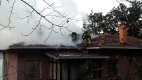 PAŞALIMANı - Üsküdar'da Yangına Müdahale Eden İtfaiyeci Çatıdan Düştü