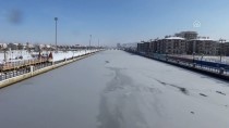AKARÇAY - Afyonkarahisar'da Akarçay Buz Tuttu
