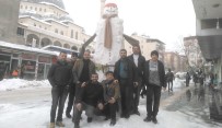 Bir Birinden Farklı Kardan Adam Yaptılar