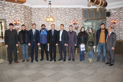 Eğitim-Bir-Sen Gazetecileri Unutmadı