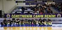 KADIN BASKETBOL TAKIMI - Fenerbahçe Hayatını Kaybeden Ceren Damar Şenel İçin Pankart Açtı