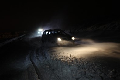 Karda Mahsur Kalan Vatandaşın Yardıma Erzincan Off-Road Ekibi Koştu