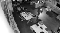 (Özel) Emlak Ofisine Giren Hırsızlar Döviz Dolu Kasayı Çalıp Kaçtı