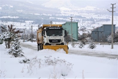 Pamukkale'de Karla Mücadele Sürüyor