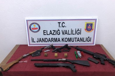 Silah Ve Mühimmat Kaçakçılarına Operasyon Açıklaması 13 Gözaltı