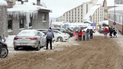 Uludağ'da Güneşli Havada Kayak Keyfi