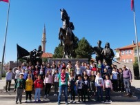 Afyonkarahisarlı Öğrencilerden Dumlupınar'a Ziyaret