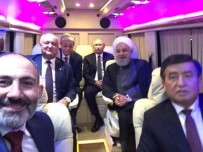 Liderlerden otobüste selfie