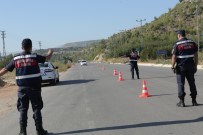 TRAFİK KANUNU - Mersin'de Çeşitli Suçlardan Aranan 296 Kişi Yakalandı