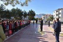 ŞEHİT POLİS - Milli Eğitim Müdürü Aziz Gün, Öğretmen Ve Öğrencileri Tebrik Etti