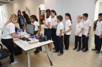 TÜRKÇE ÖĞRETMENI - Nadir Nadi Kütüphanesine Öğrenci Akını