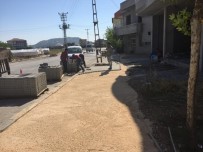 YAZ MEVSİMİ - Terminal Caddesi'nde Kaldırım Çalışması