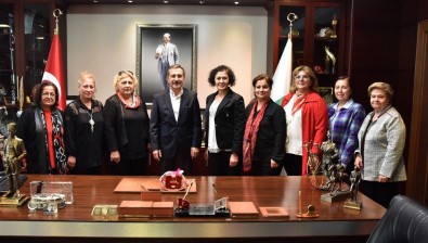 Başkan Ataç Trabzon Yaşam Kadın Derneğiyle Bir Araya Geldi